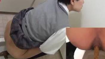 Girl shit in the public toilet 4